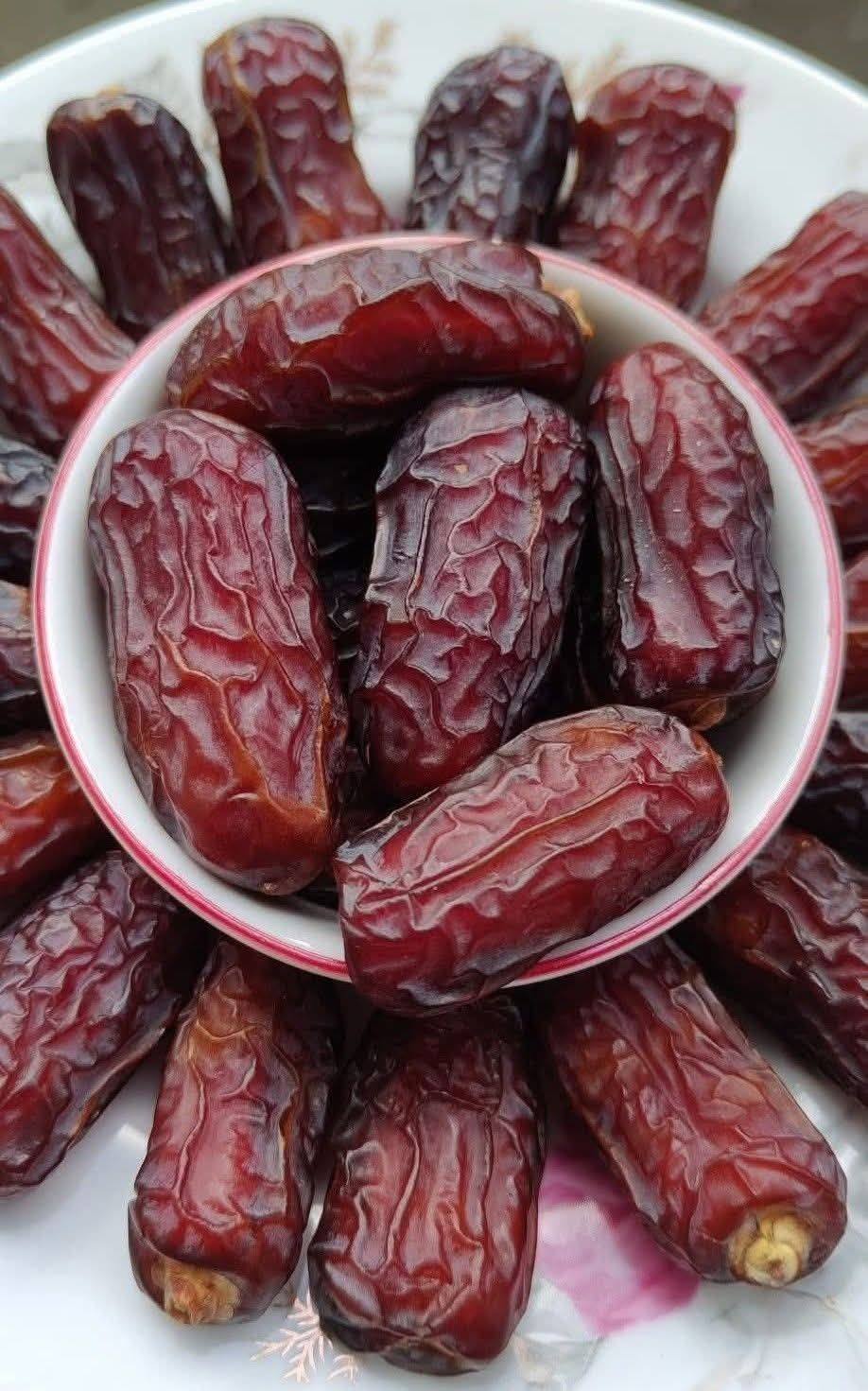 Irani Maryam Dates - 1kg - Image 1